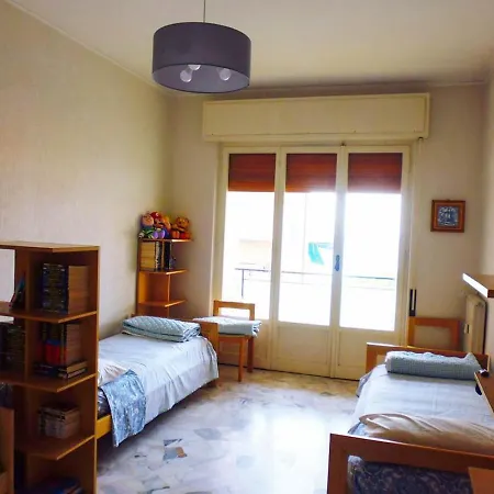Ampio Molto Confortevole, 7 Posti Letto * Spotorno