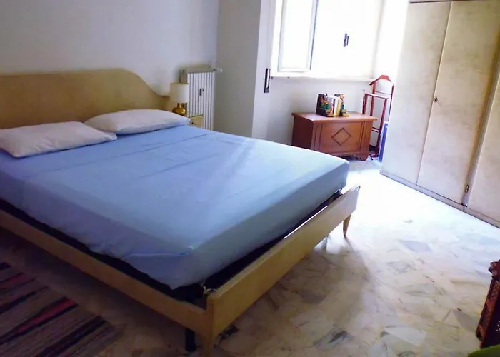 Ampio Molto Confortevole, 7 Posti Letto Appartement Spotorno